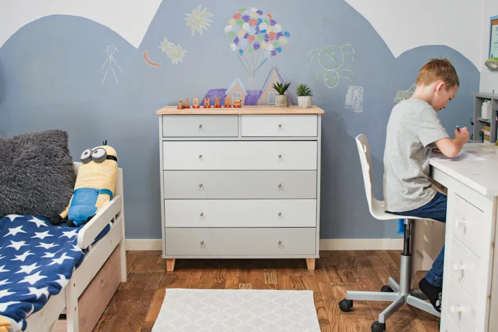 Vecas kumodes pārkrāsošana